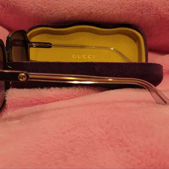 Authentic Gucci Sunglasses - Picture 4 of 7